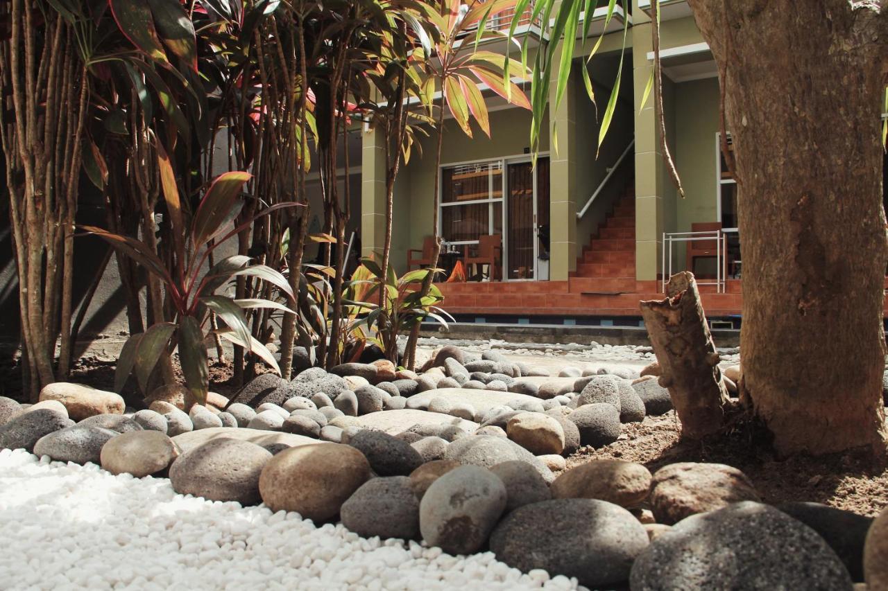 Nuka Beach Inn Kuta Lombok Esterno foto